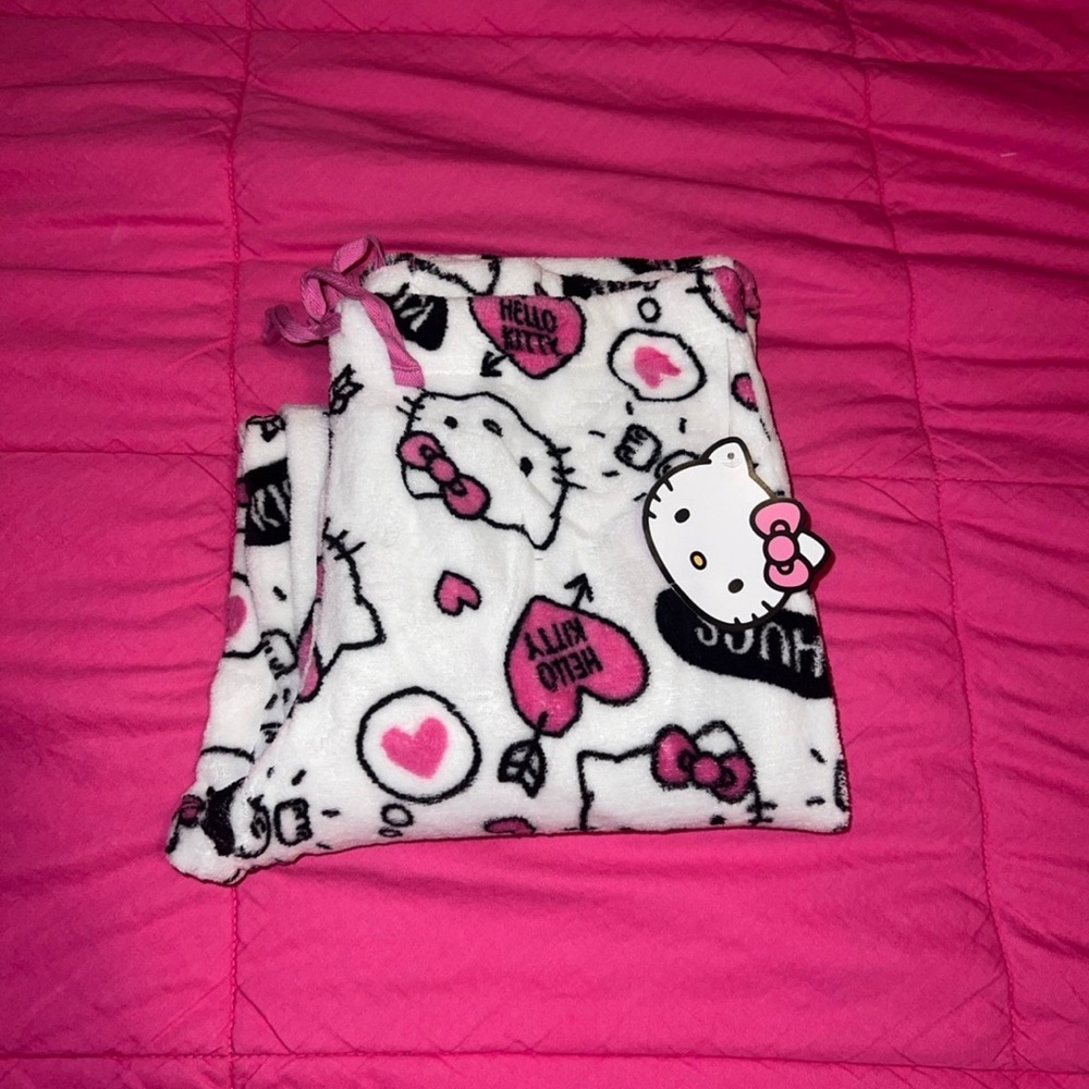 Women’s hello kitty plush pajama pants